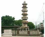 卢龙建筑